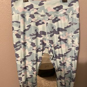 Blue Camo Active/Workout Capris